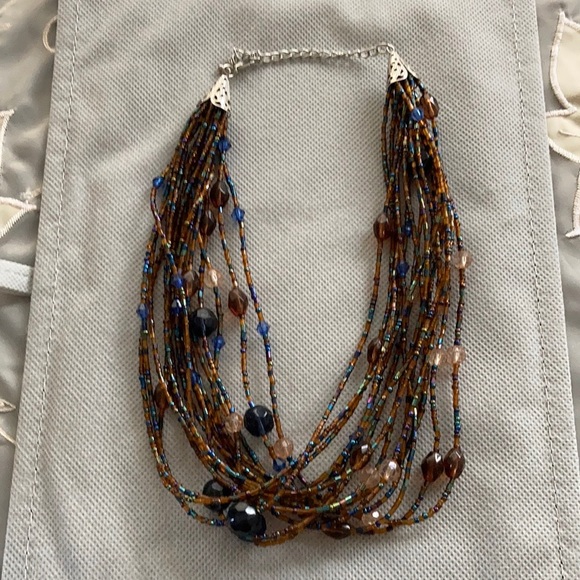 Beaded multi strand necklace, with lobster claw clasp. - Picture 1 of 4